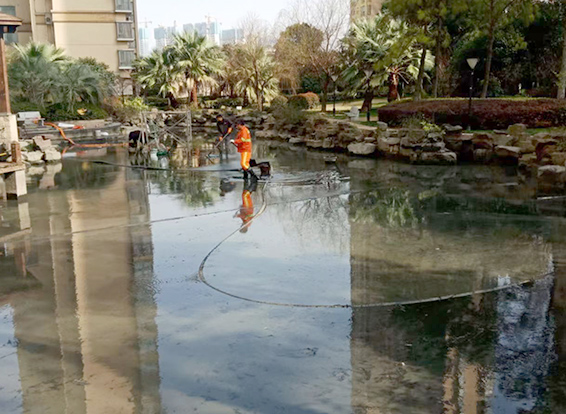 旬阳景观池淤泥清理